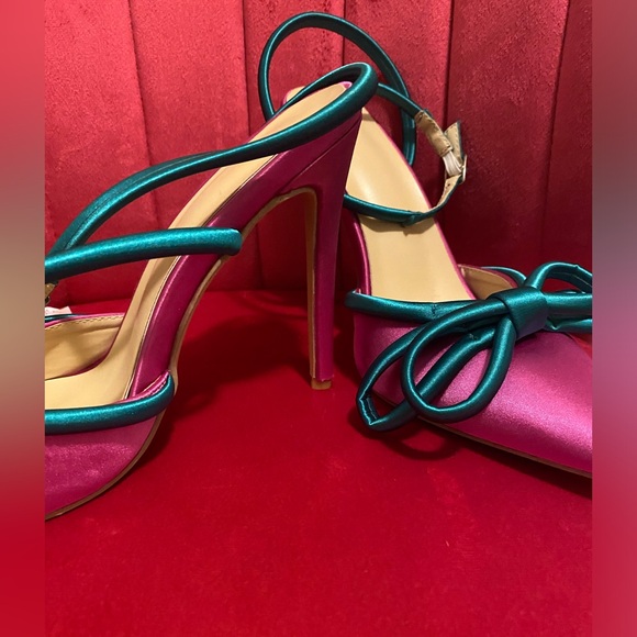 FUCHSIA & TEAL POINTED TOE HEELS - Picture 6 of 9